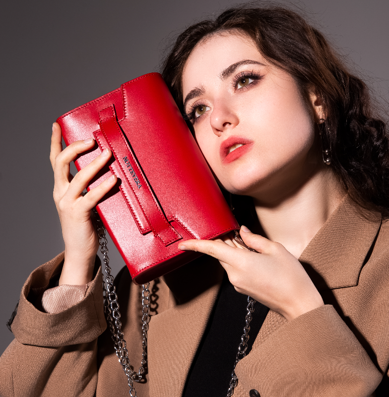 Lex Red Mini Red Clutch | NOTTEVERA